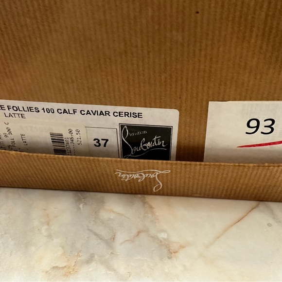 Stunning vintage cherry Christian heels - Picture 2 of 7